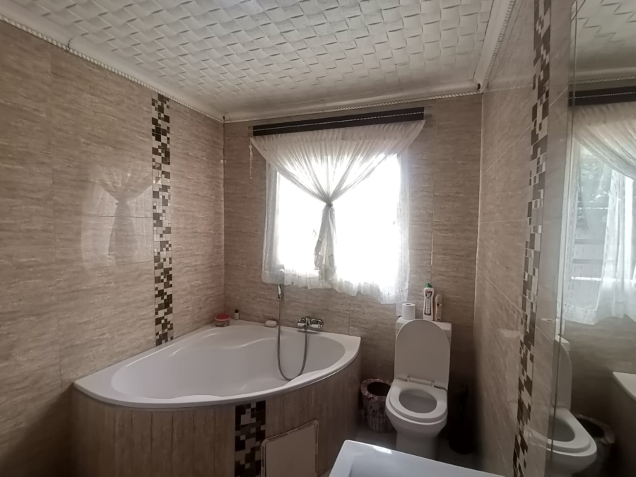 3 Bedroom Property for Sale in Lethlabile North West